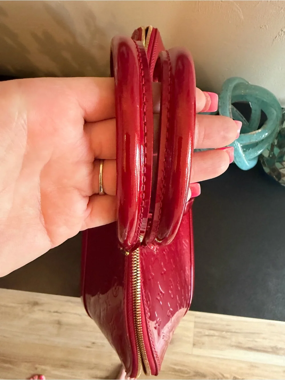 AUTHENTIC CLEAN Louis Vuitton Red Vernis Alma GM Satchel with Lock and Keys